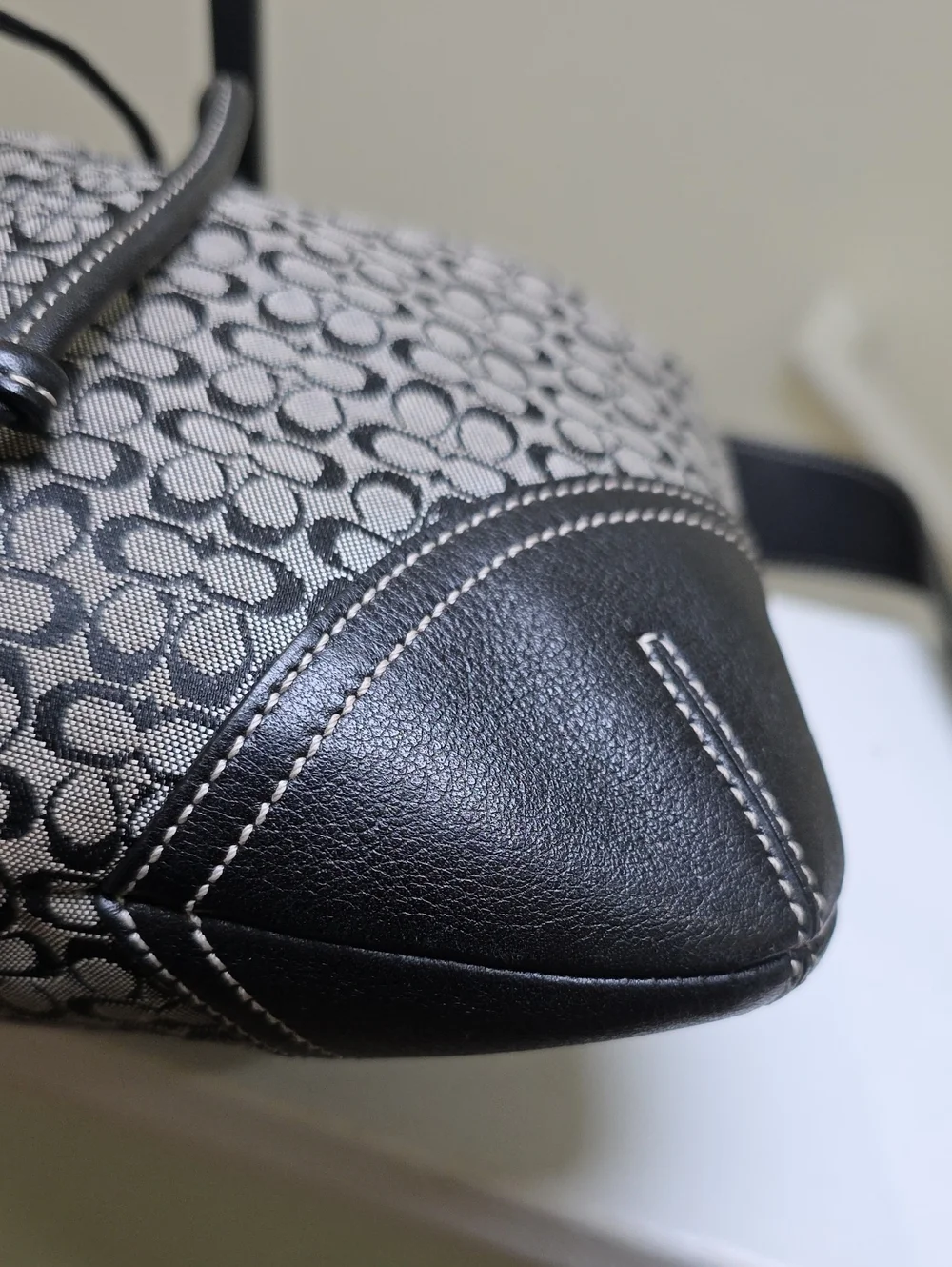 COACH 6387 Vintage Y2K Grey/Black Signature Print Small Drawstring Crossbody EUC